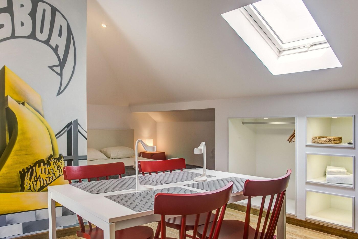 Home-Out-Rooms---Apartments-Room-123