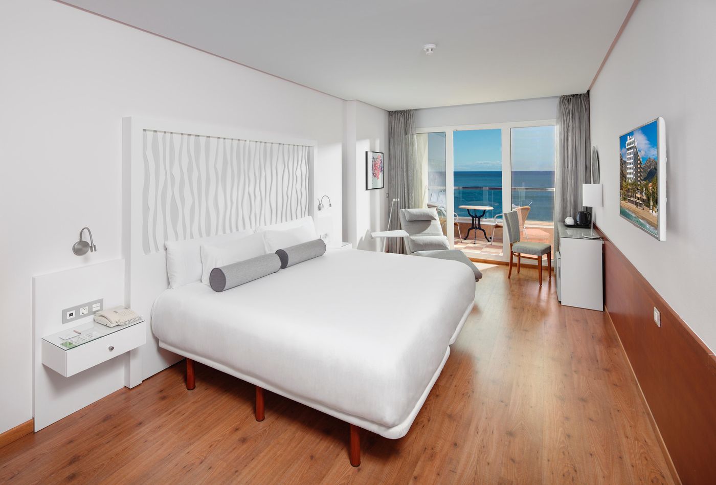 Am----re-Marbella-Beach-Hotel-Room-23
