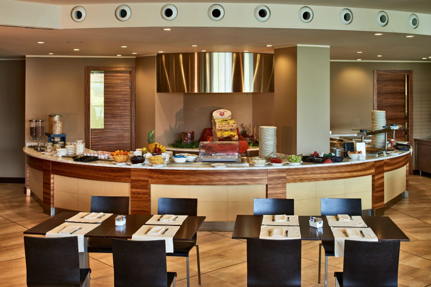 Cruise-Italy-MONTANO LUCINO-Lobby-8