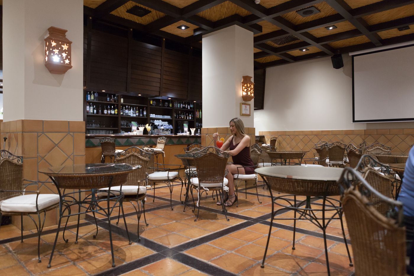 Ibersol-Almunecar-Beach-Spa-Bar-36