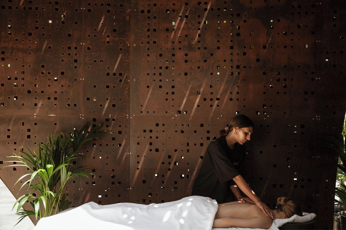 Iti-Louis-Grand--Sports-and-Entertainment-72