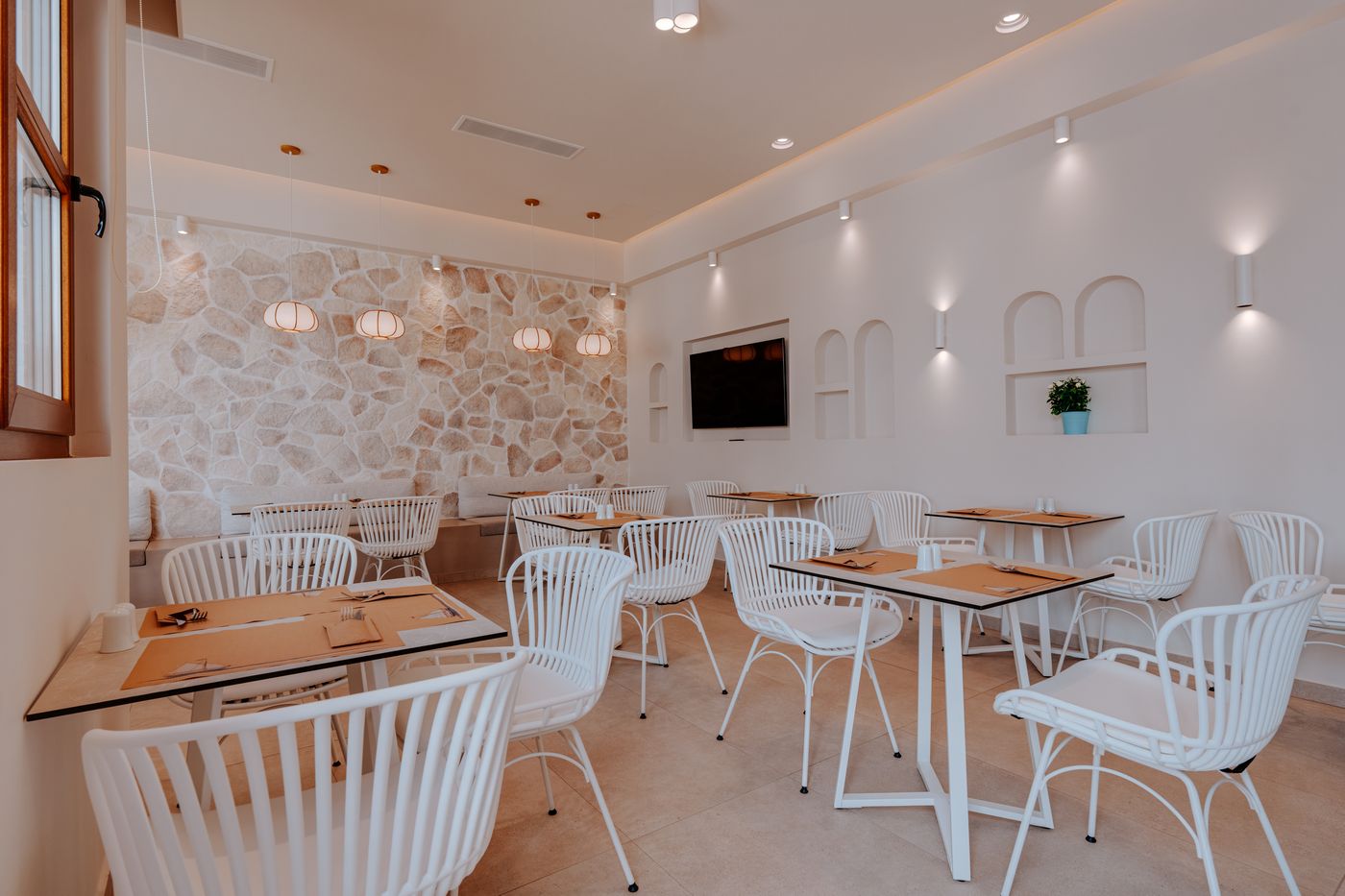 Margarenia-Studios-Restaurant-54