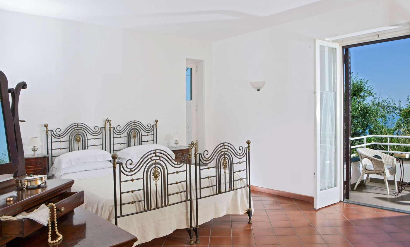 Villa-Oriana-Relais-Room-19
