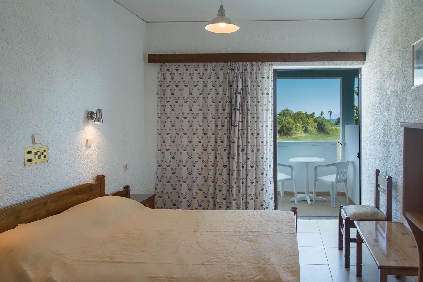 Tropical-Sol-Room-17