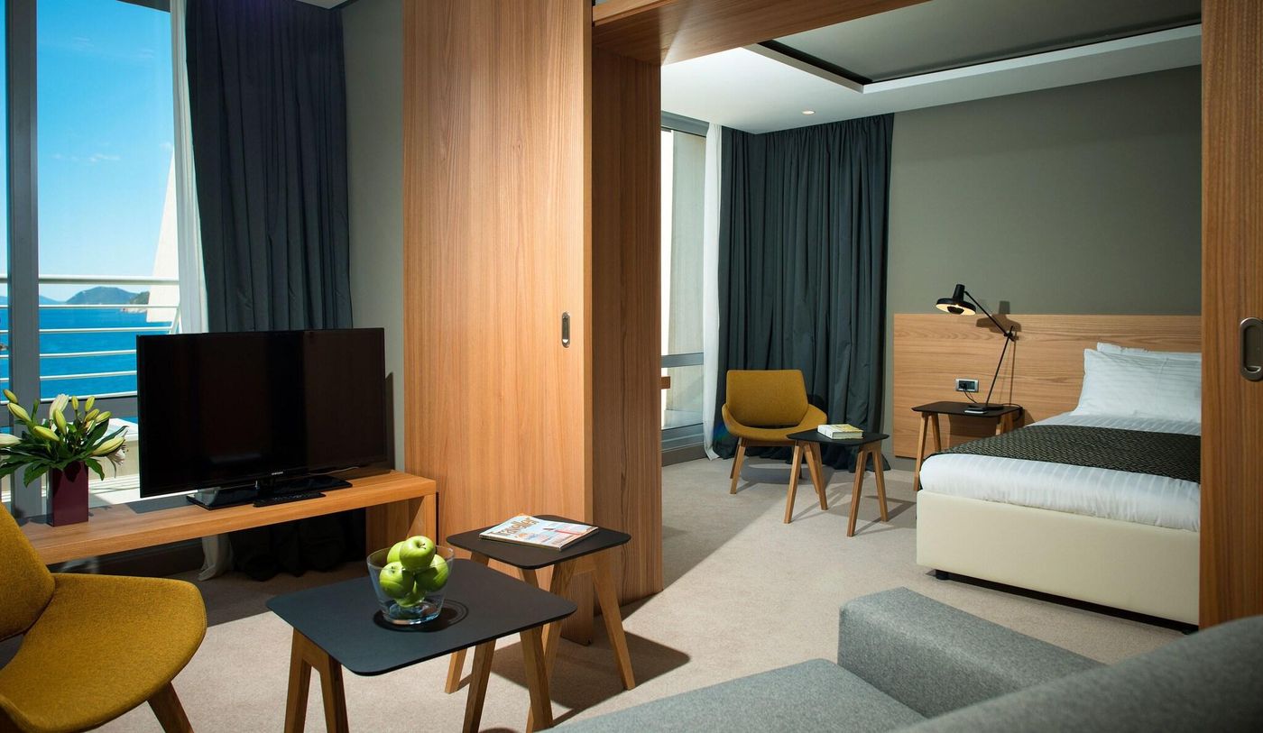 Dubrovnik-Palace-Room-13