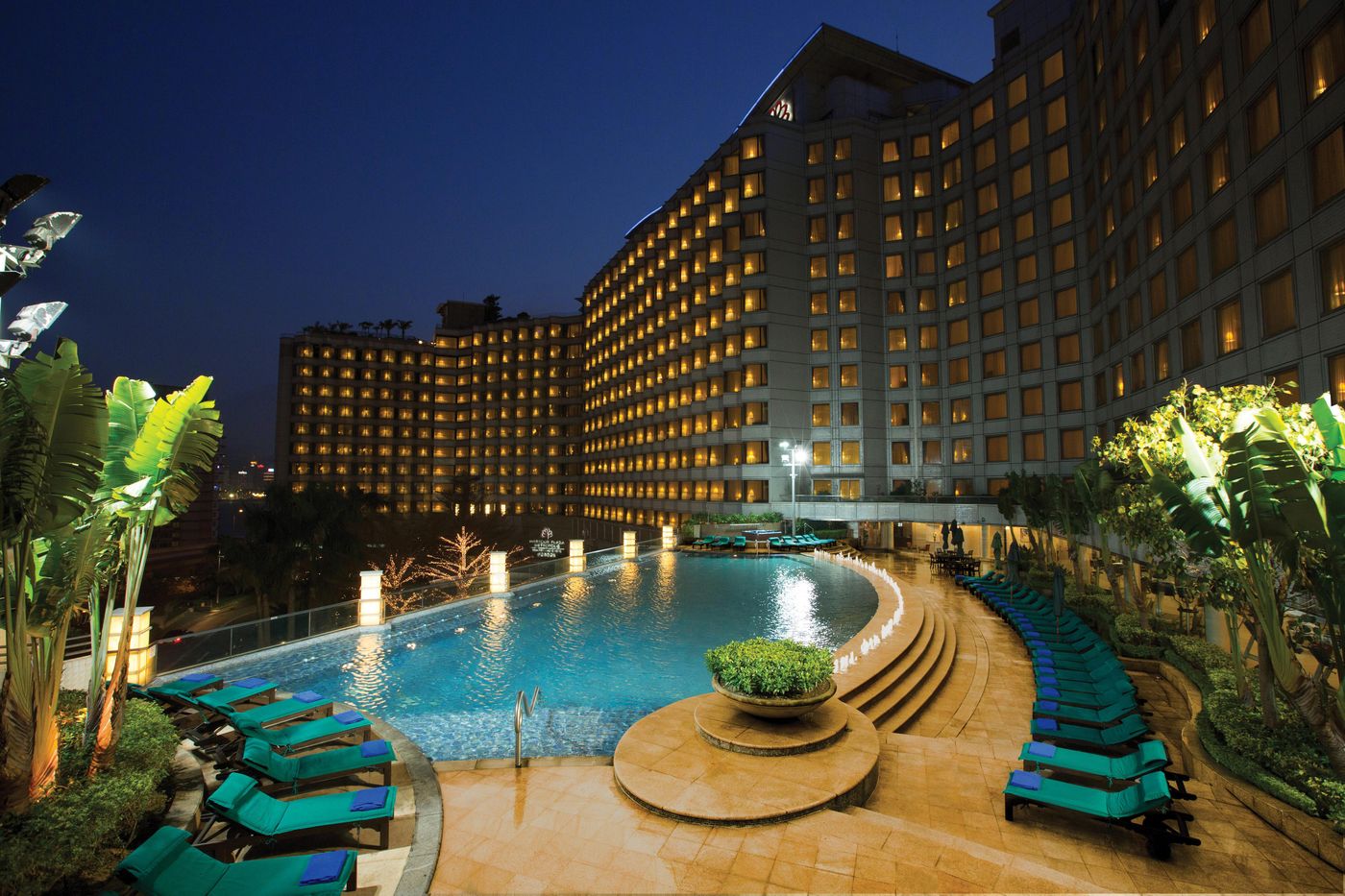 Harbour-Plaza-Metropolis-Pool-3