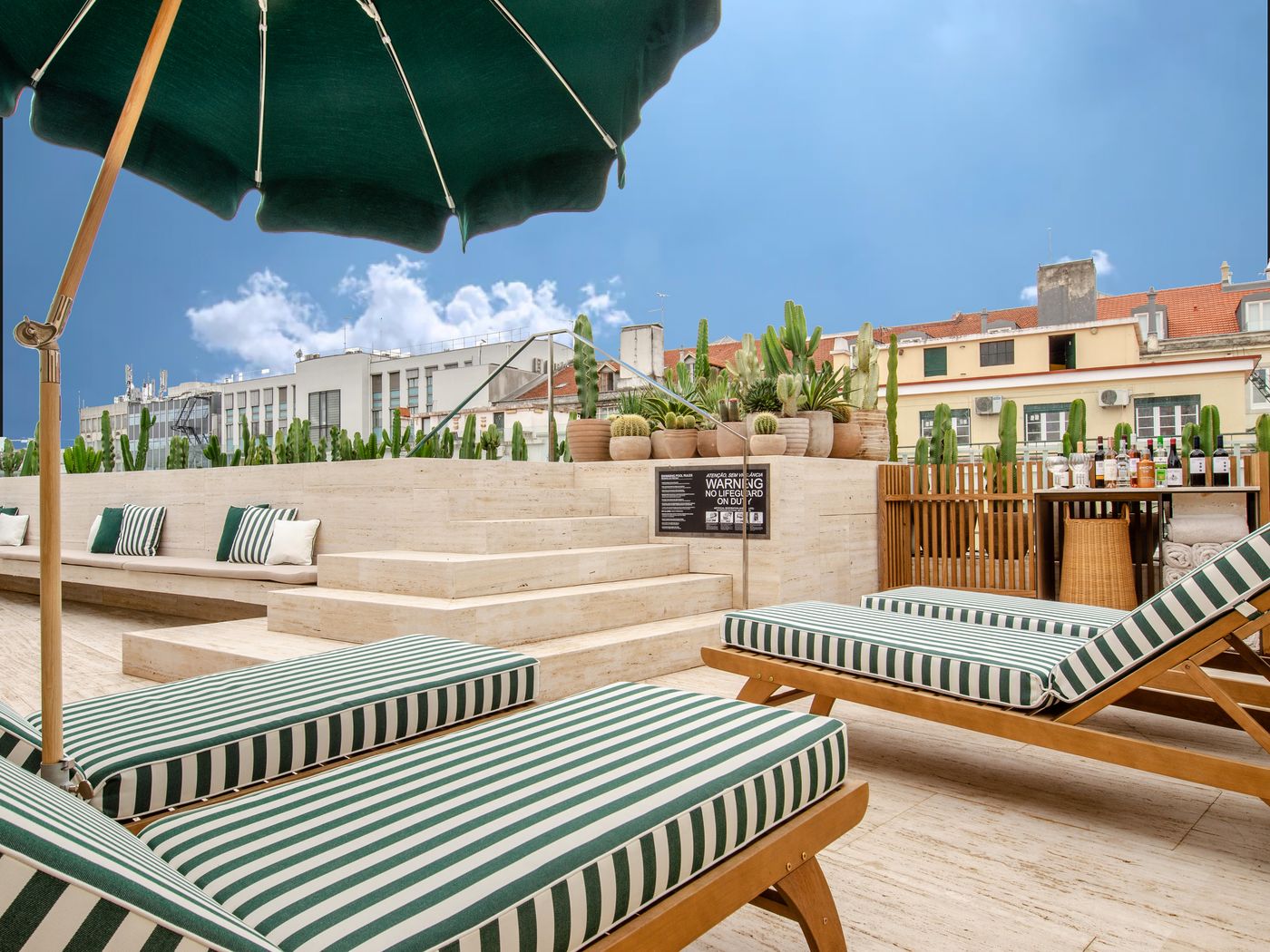 Browns-Avenue-Hotel-Pool-3