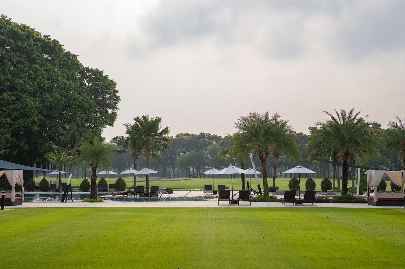 Eastin-Thana-City-Golf-Resort-Bangkok-Pool-56