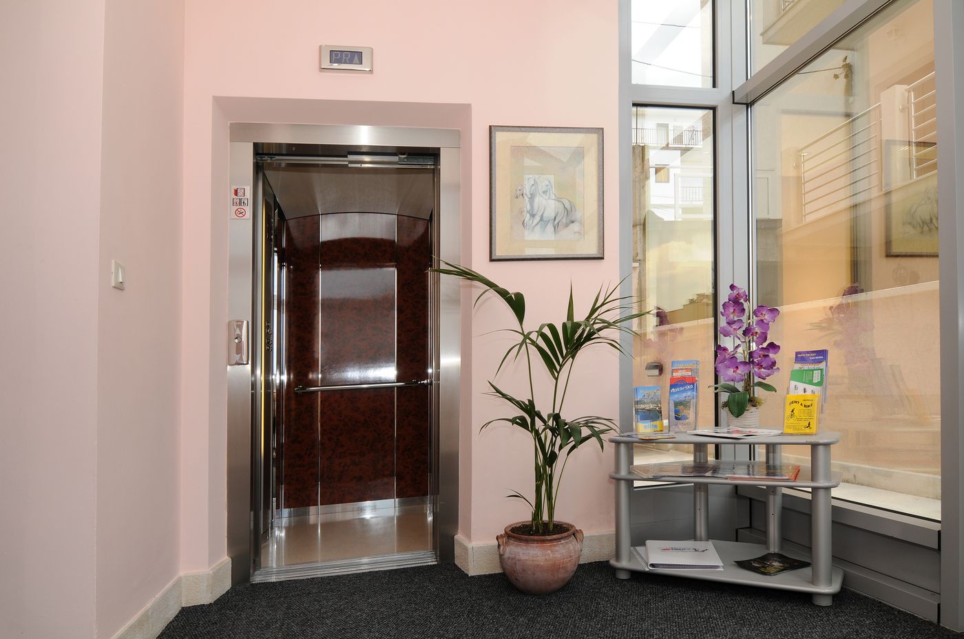 Hotel Rosina-Croatia-MAKARSKA-Lobby-4