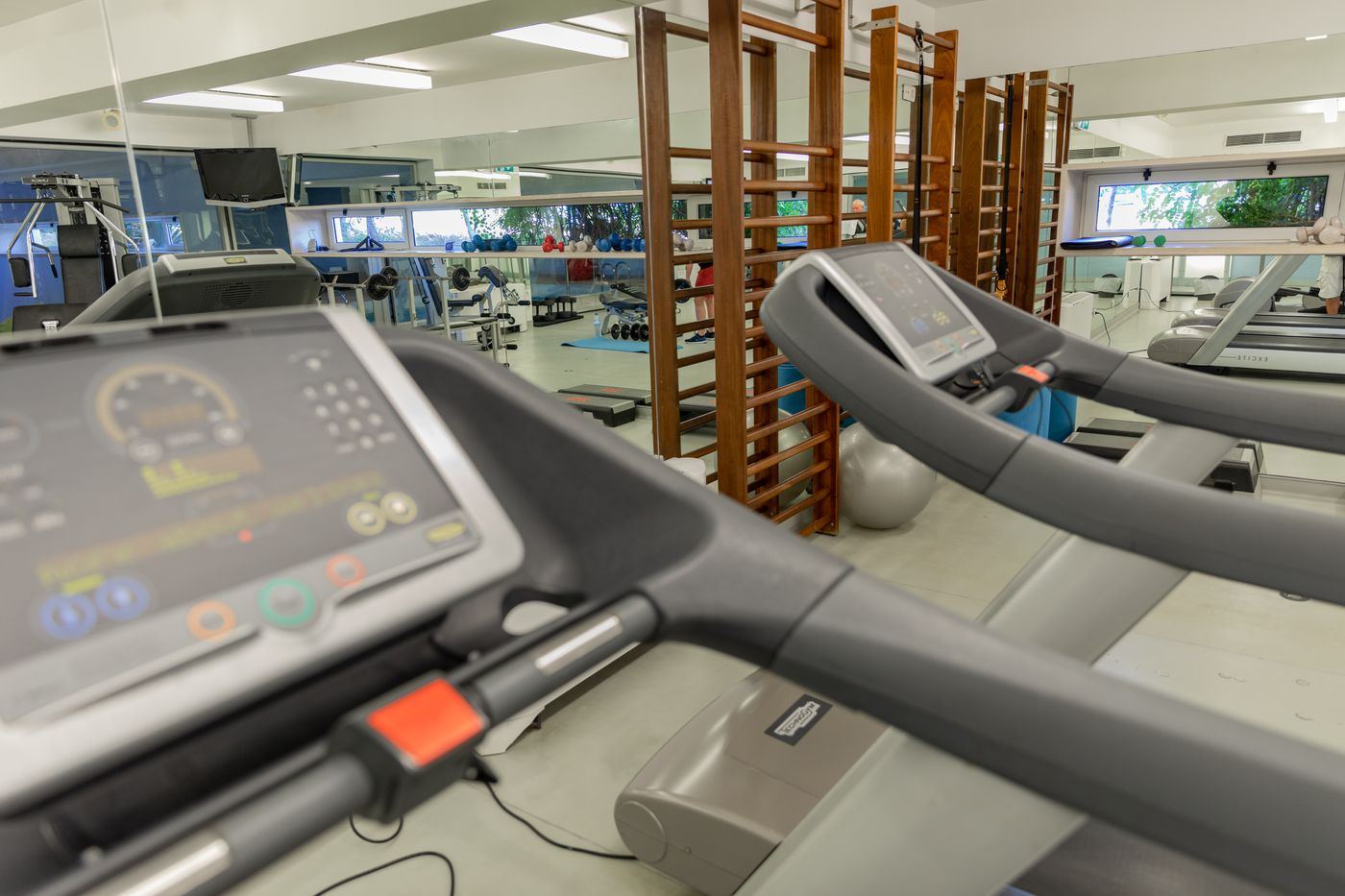 Marina-Club-I-Sports-and-Entertainment-40