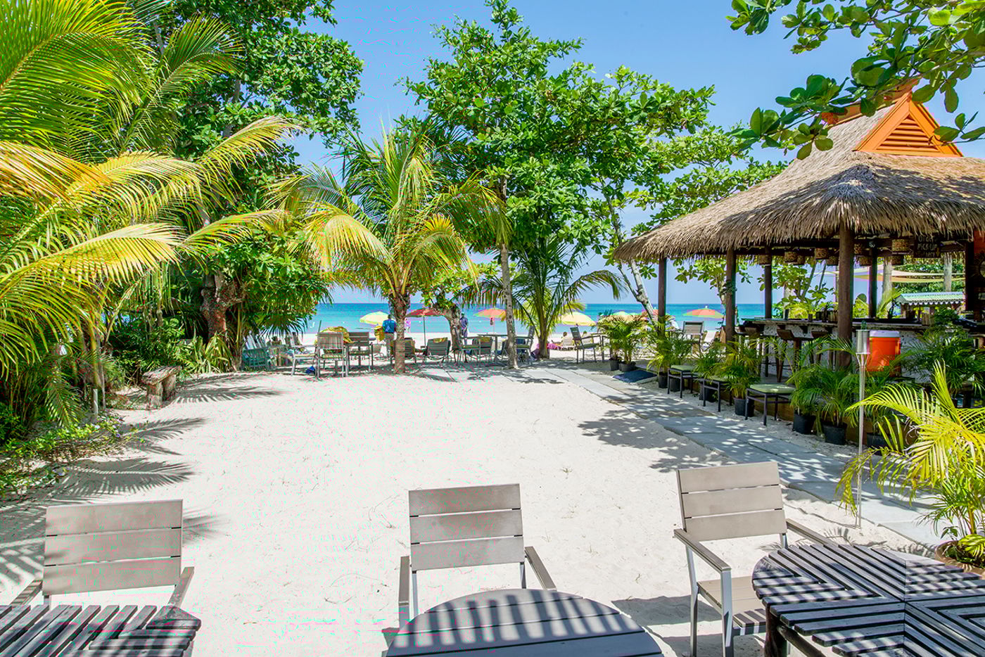 Country-Country-Hotel-Bar-10