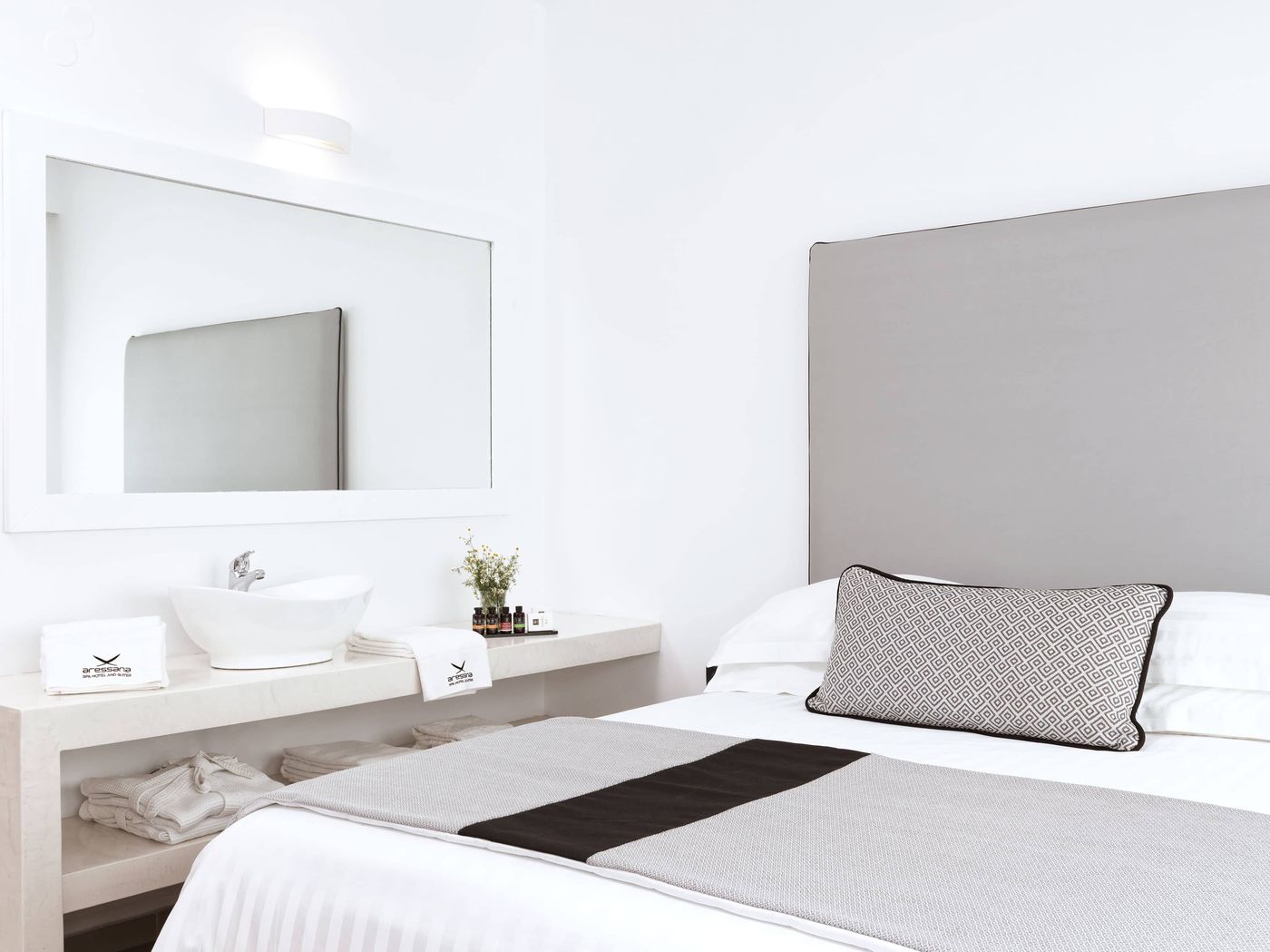 Aressana-Spa-Hotel---Suites-Room-26