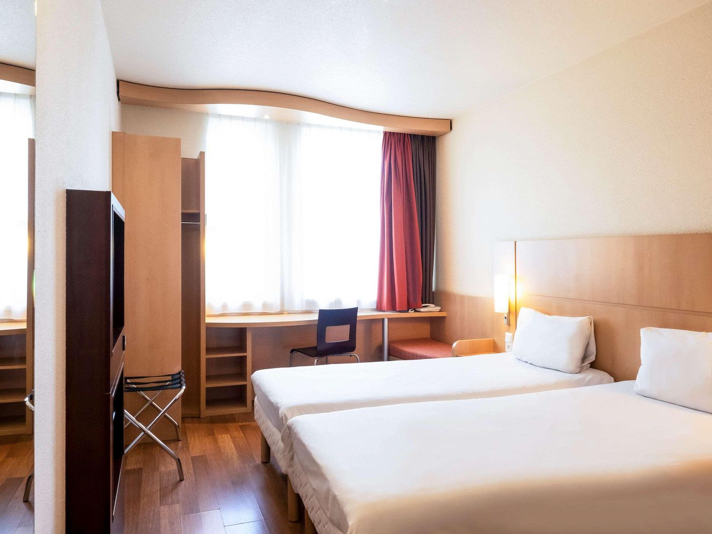 Ibis-Krakow-Stare-Miasto-Room-19