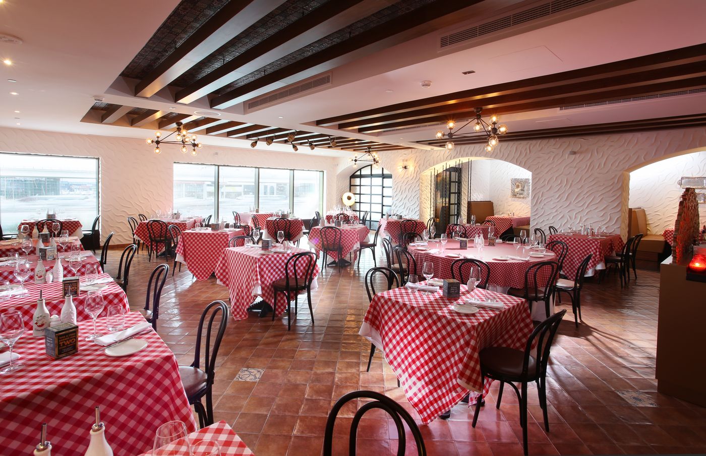 Metropolitan-Hotel-on-Sheikh-Zayed-Road-Dubai-Restaurant-57