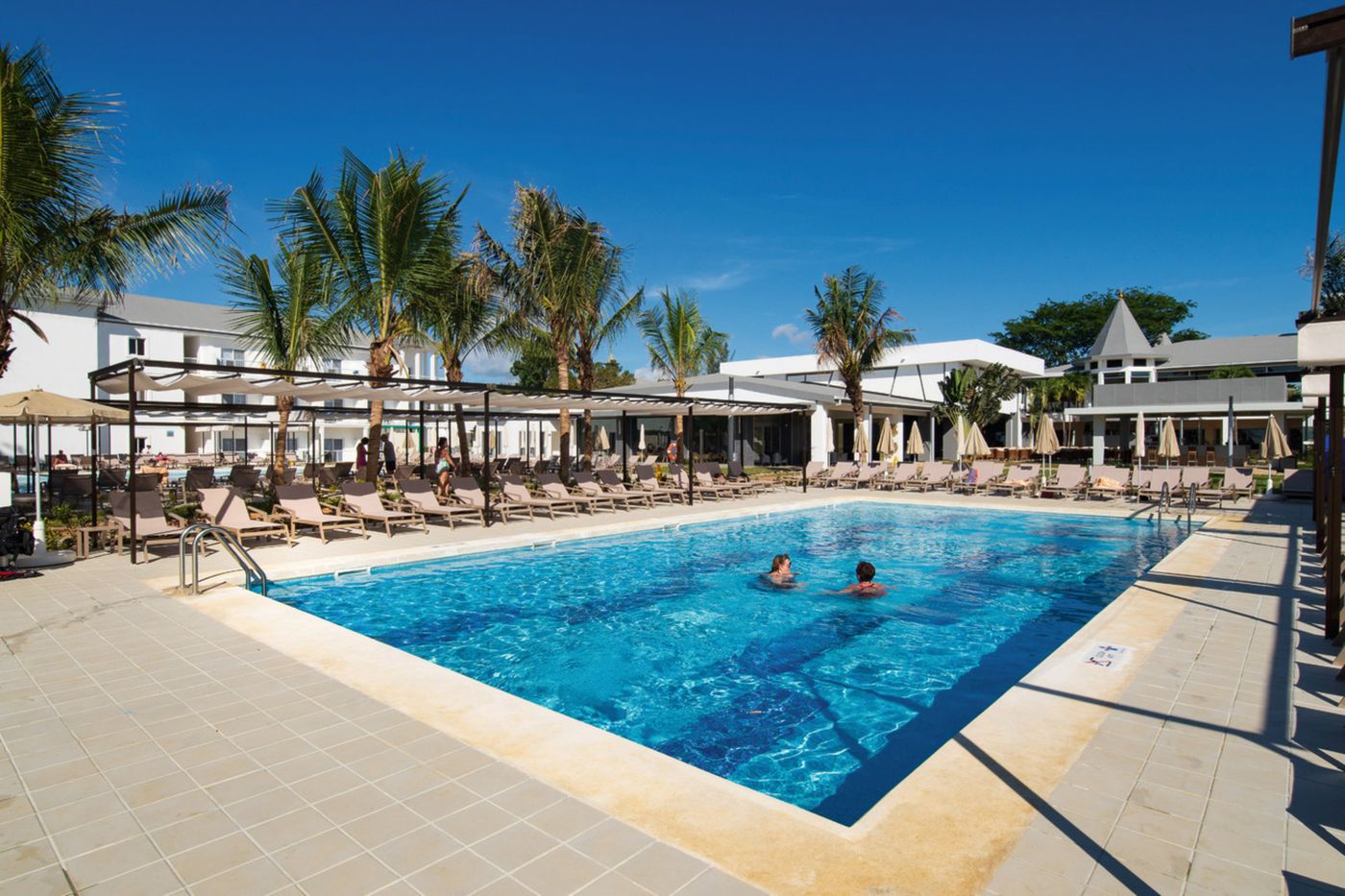 Riu-Palace-Tropical-Bay-All-Inclusive-Pool-7
