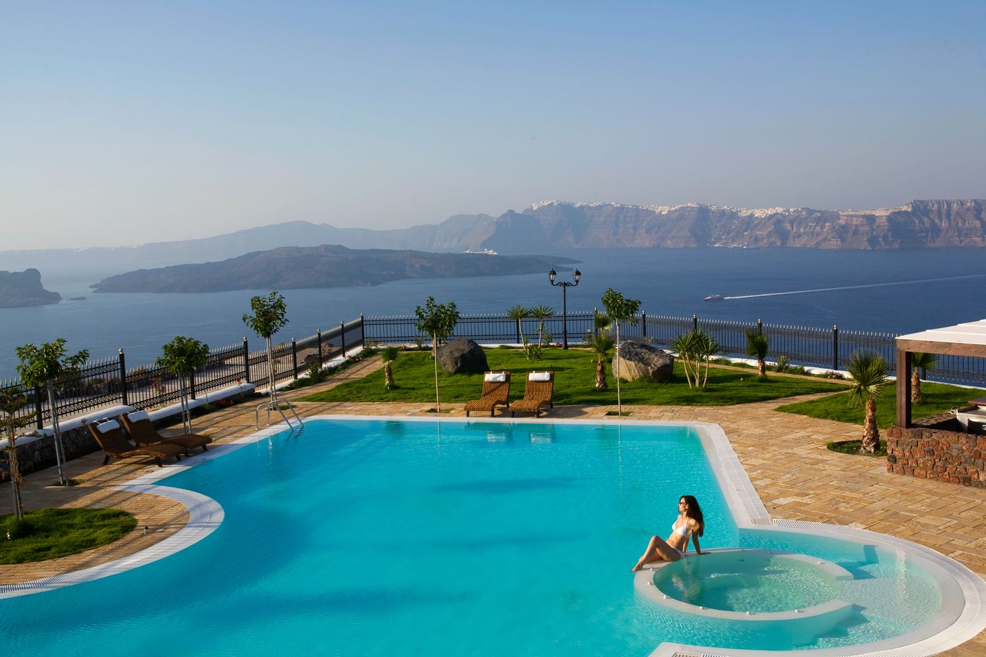 Maison-de-Lys-Pool-11