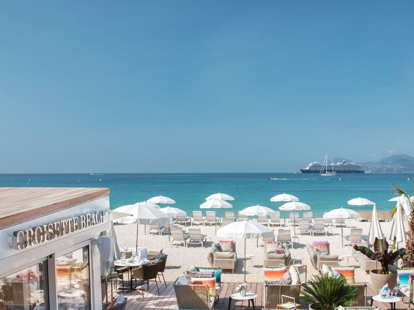 Hotel-Croisette-Beach-Cannes---Mgallery-Bar-11