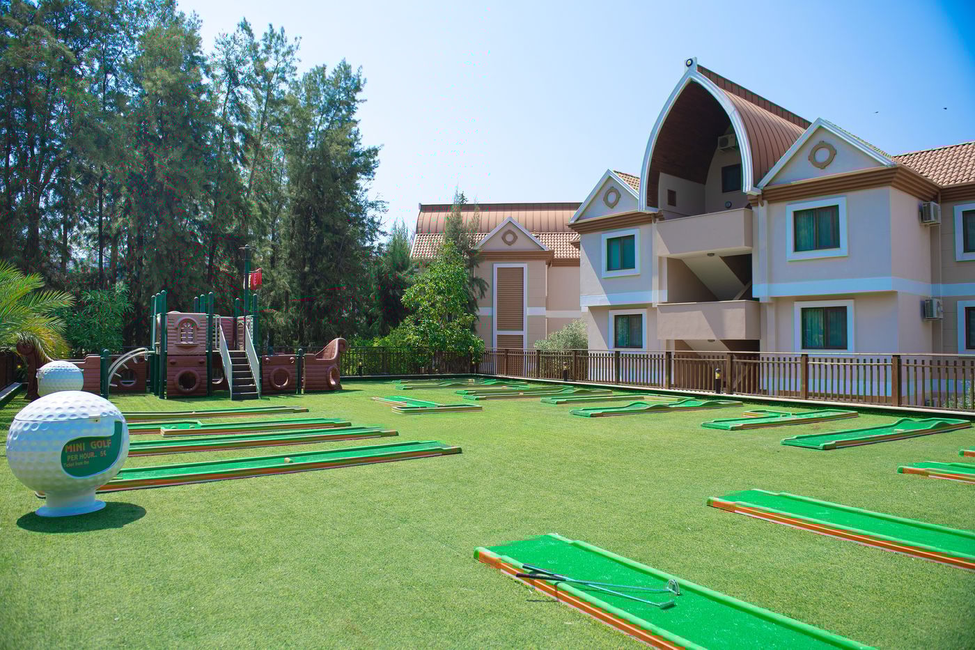 Quatro Famıly Club Dem