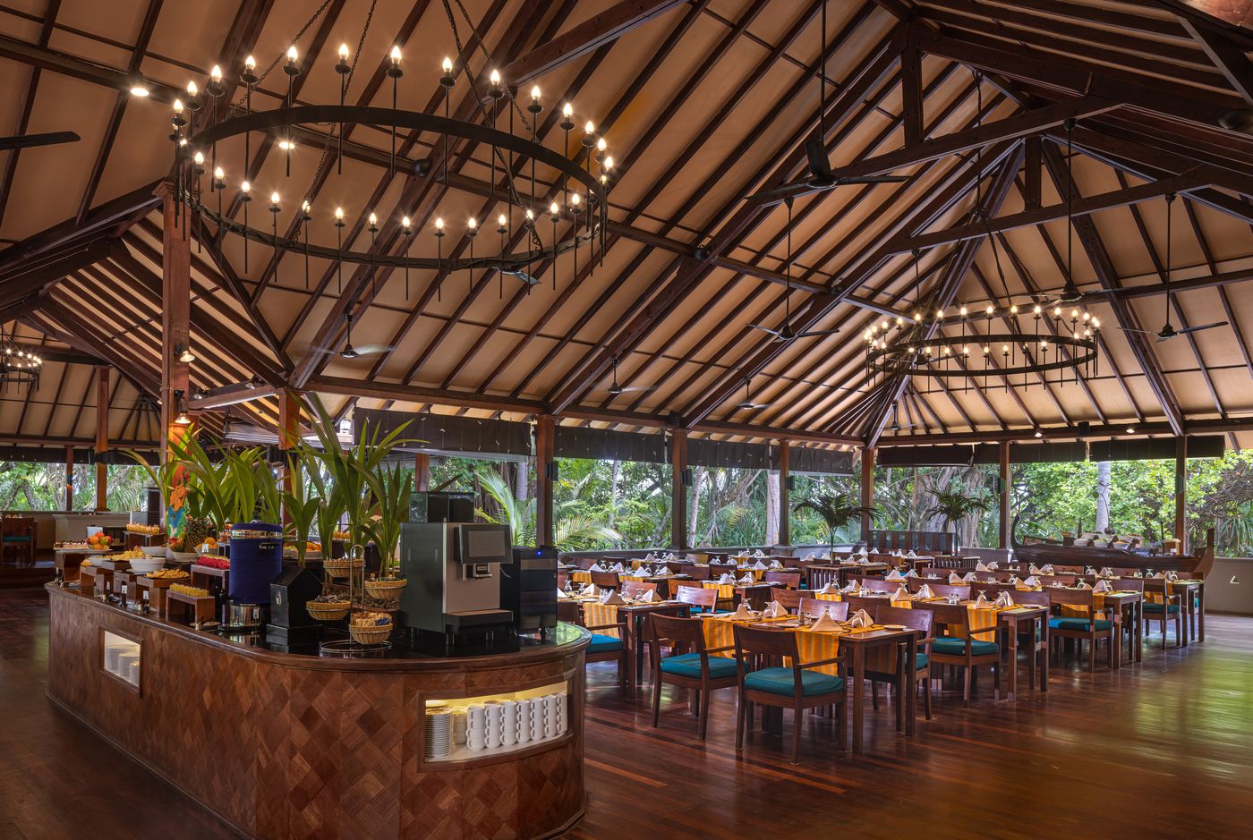 Adaaran Select Meedhupparu & Prestige Water Villas Maldives