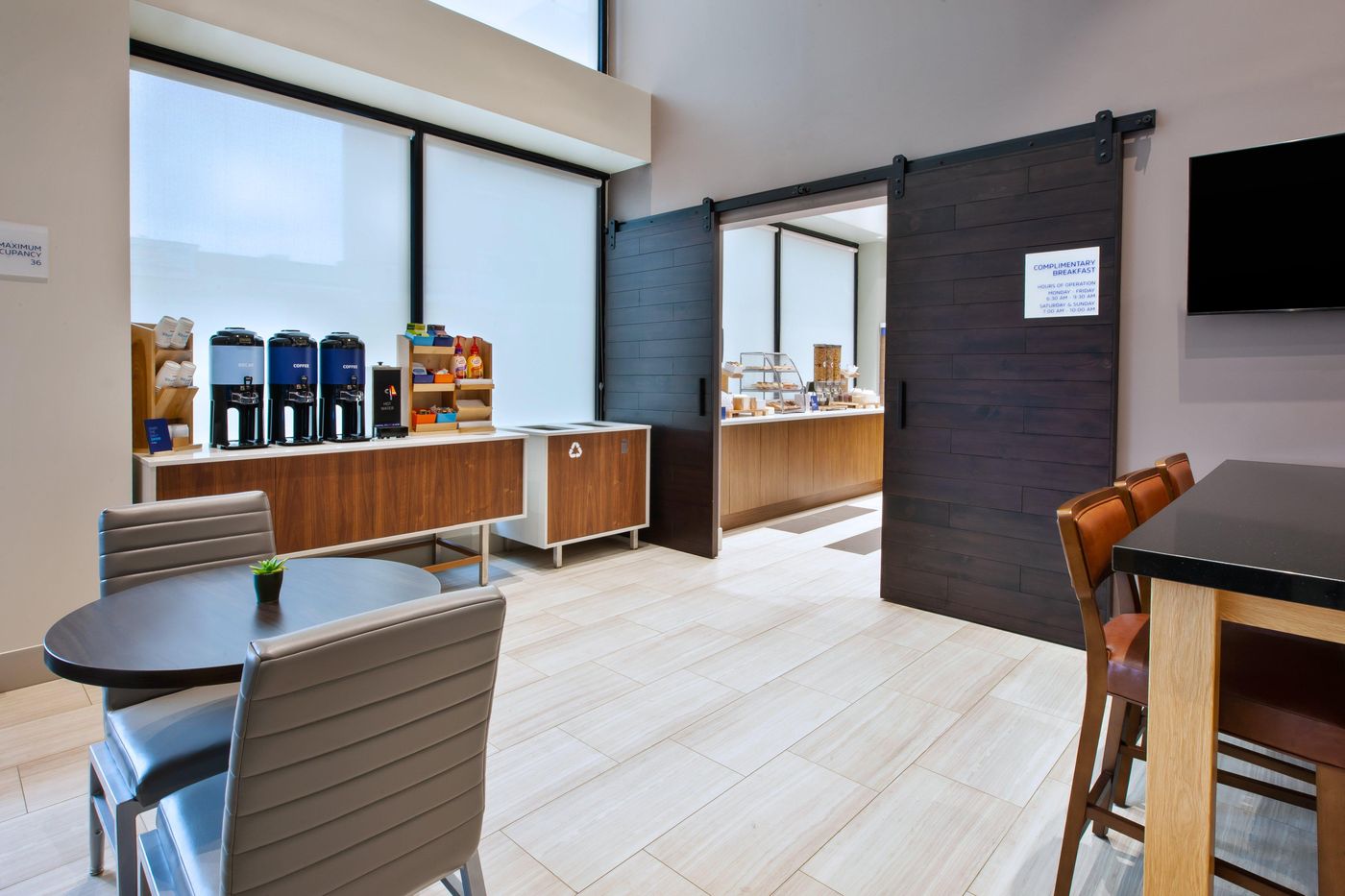 Holiday-Inn-Express-NYC-Brooklyn---Sunset-Park-Restaurant-10