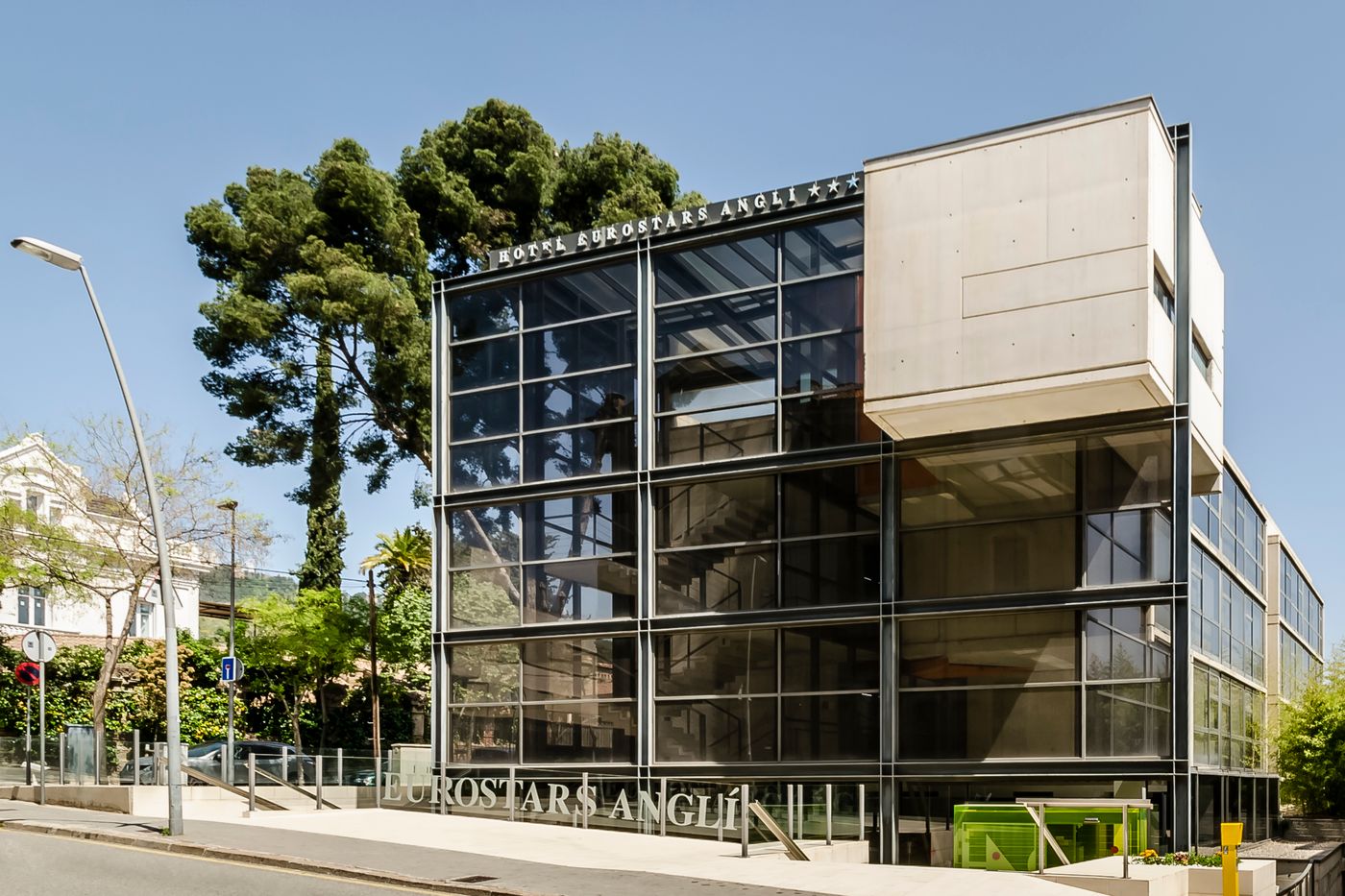 Ikonik Angli-Spain-BARCELONA-General view-6