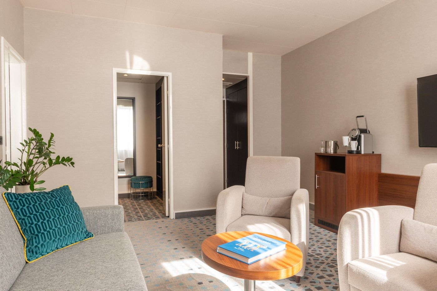 Crowne-Plaza-Paris-Republique-Room-40