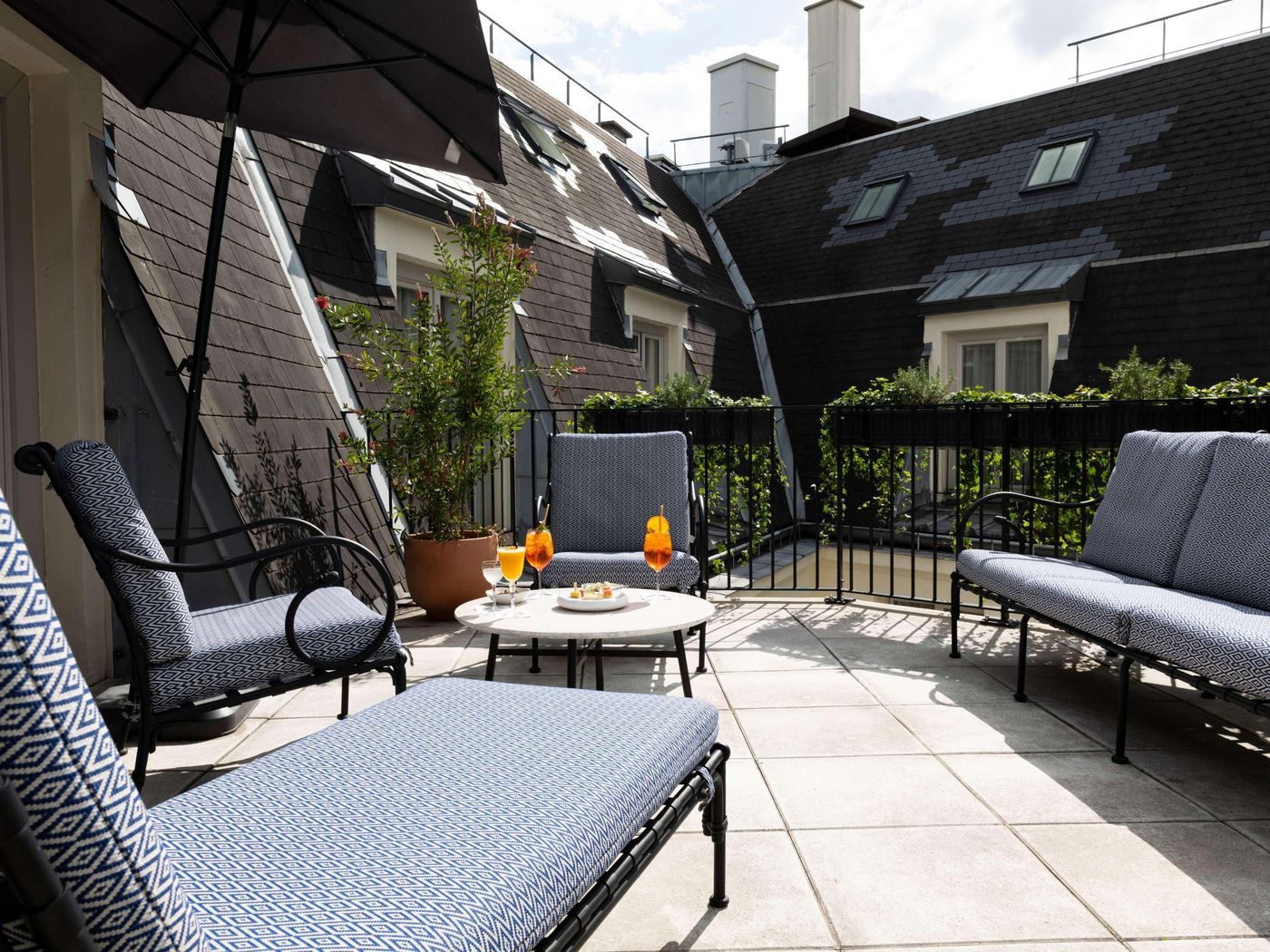 Sofitel-Le-Scribe-Paris-Opera-Room-64