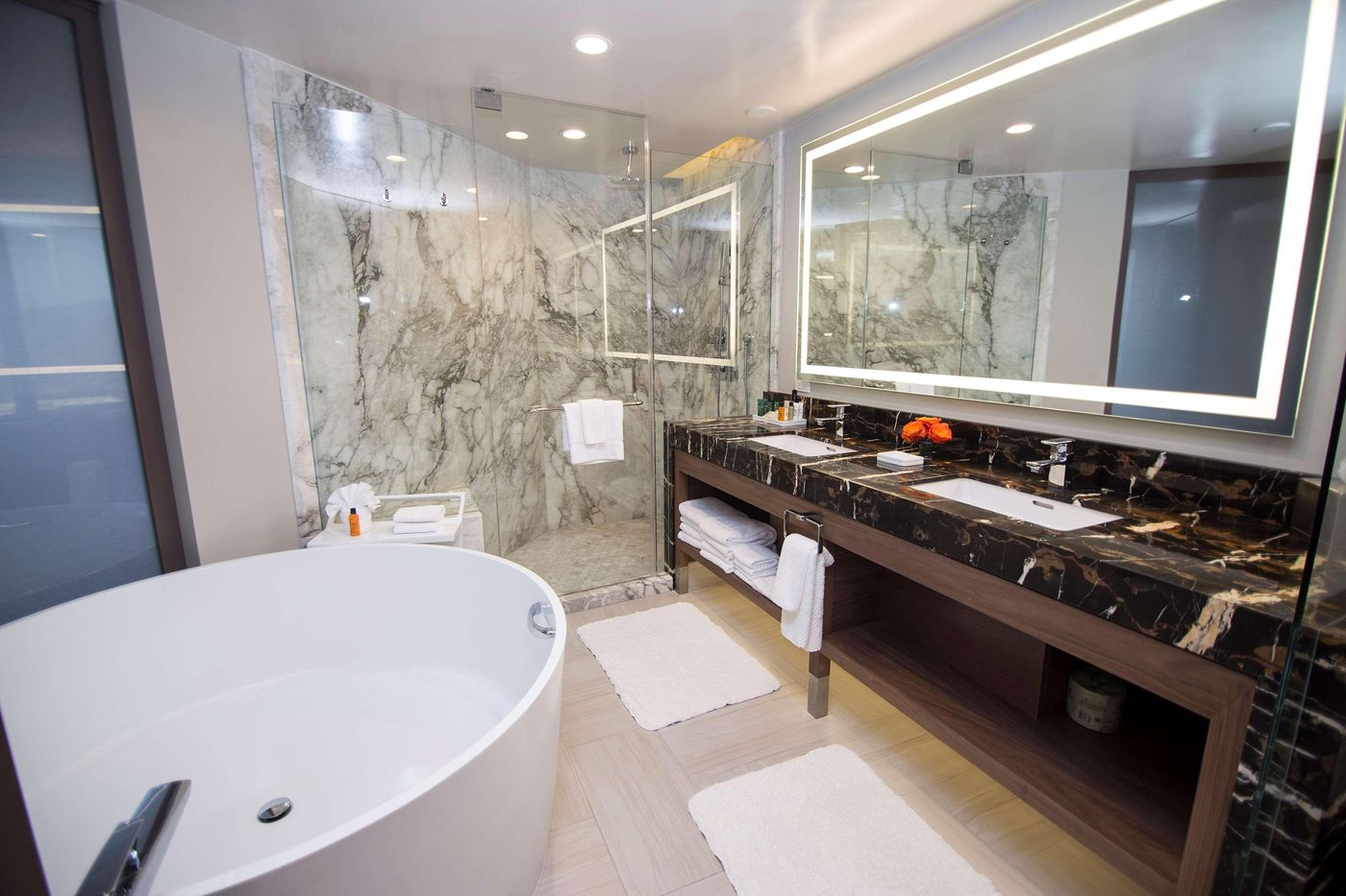 Hilton-Los-Angeles-Universal-City-Room-29