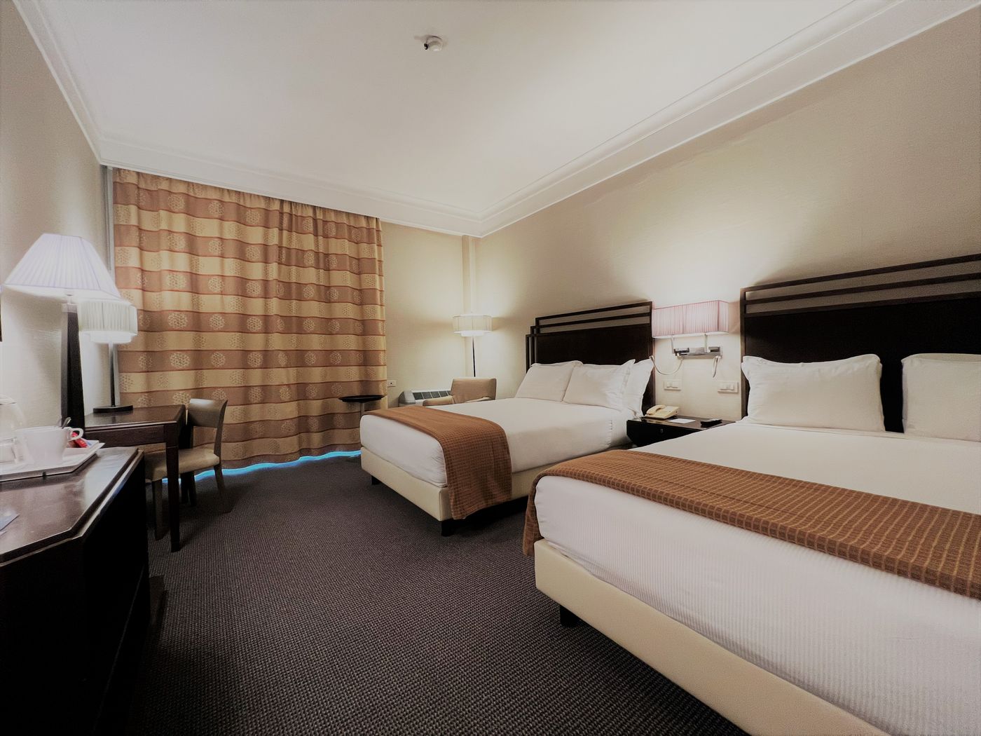 Crowne-Plaza-Rome---St--Peter-s-Room-47