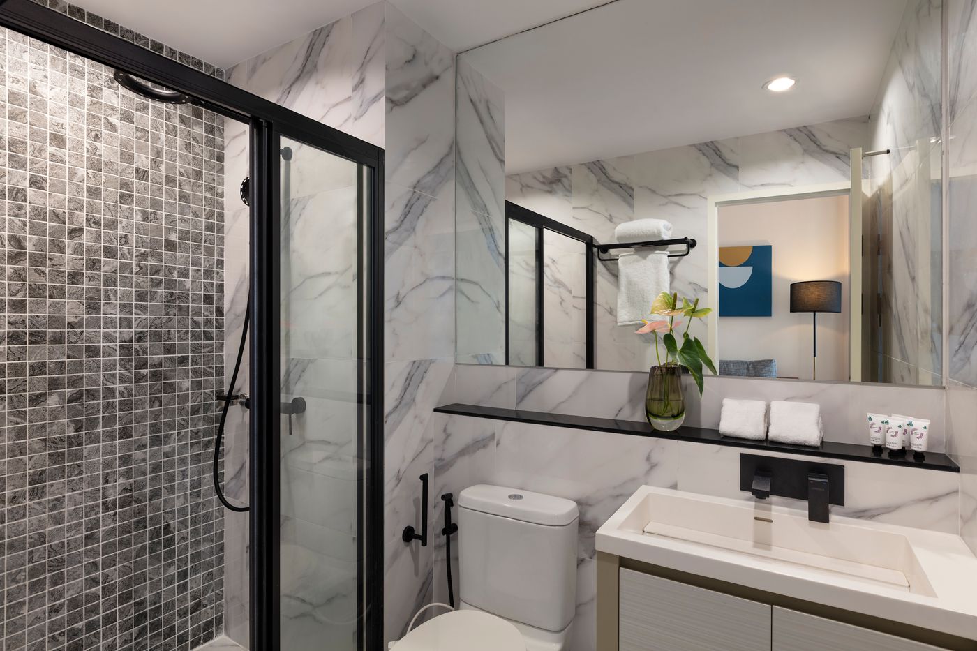 Oakwood-Suites-Tiwanon-Bangkok-Room-21