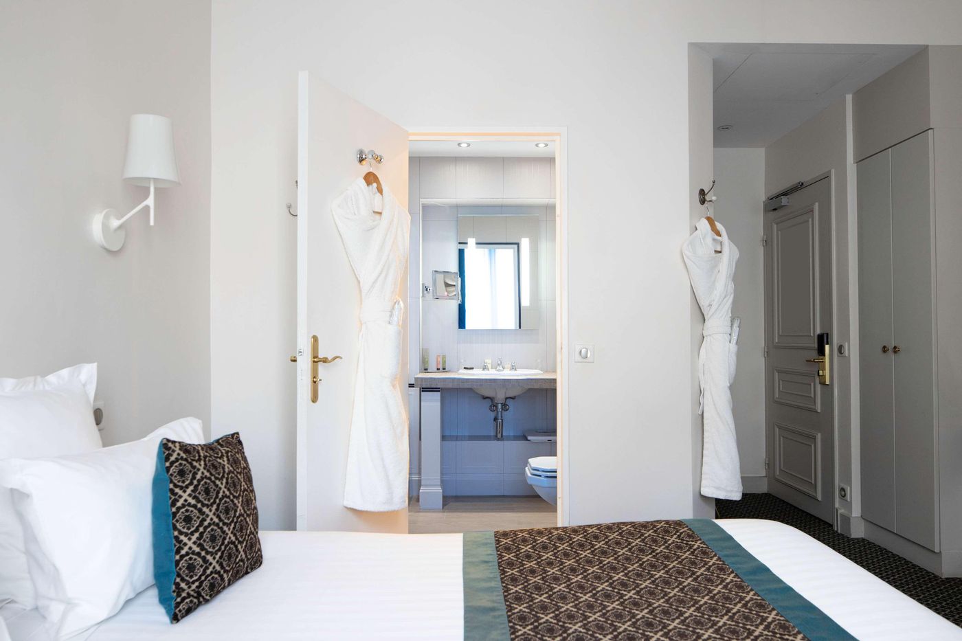 Bradford-Elysees-Astotel-Room-32