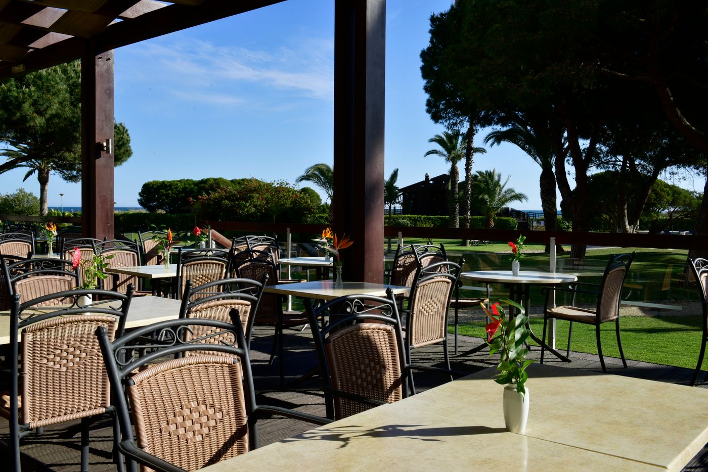 Pestana-Dom-Joao-II-Hotel---Beach-Resort-Terrace-6