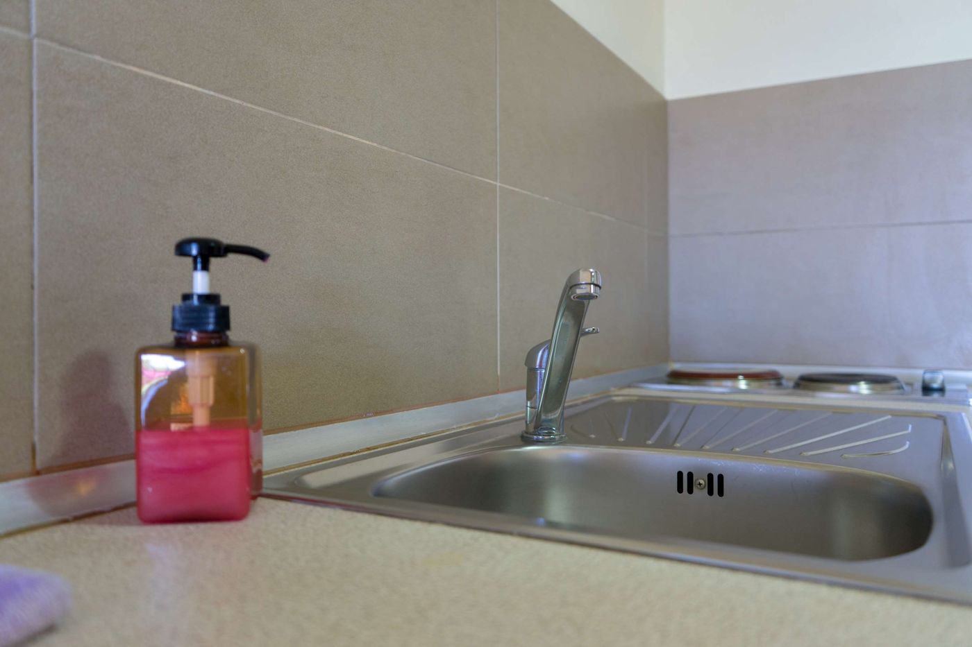 Stamos-Hotel-Room-45