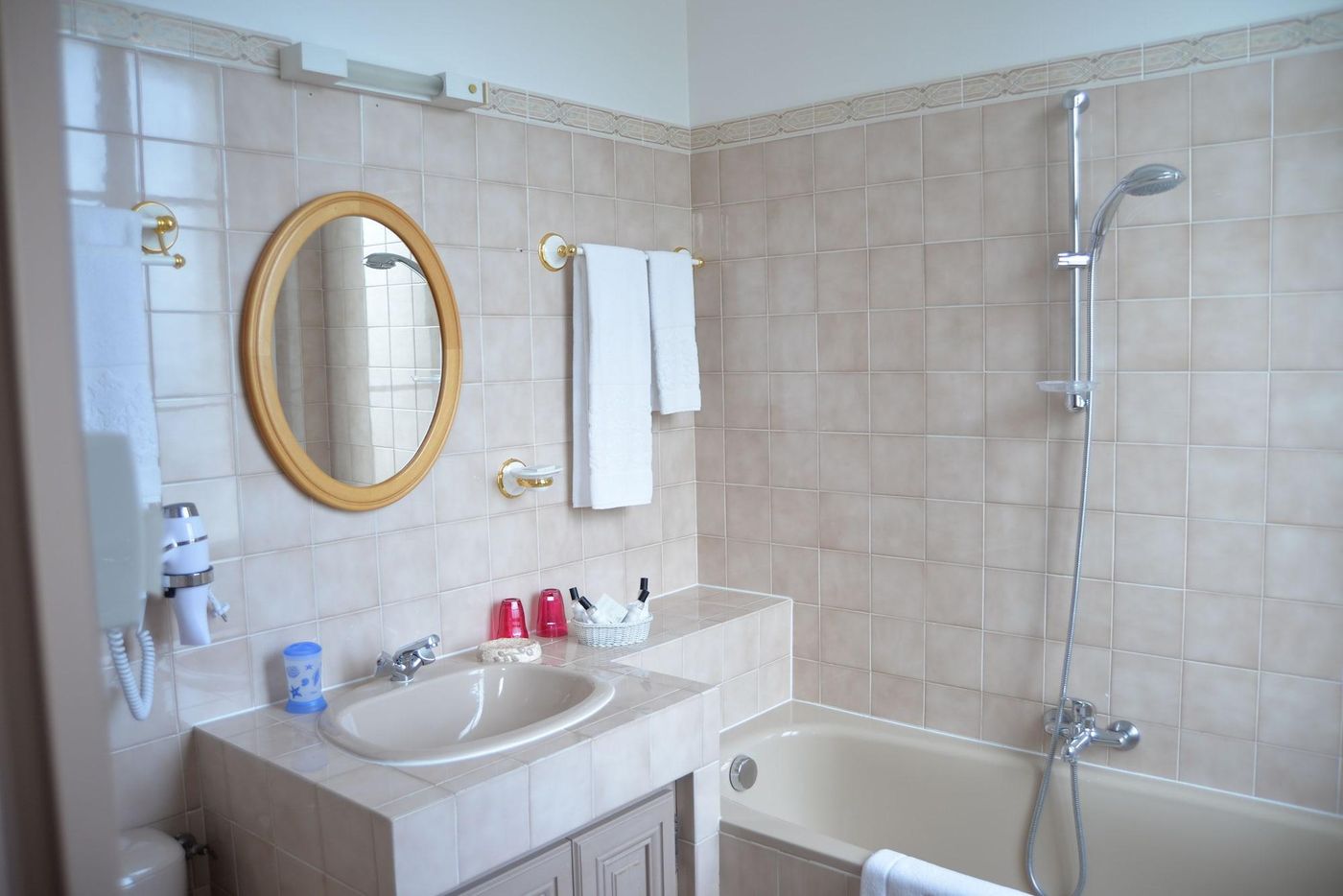 Chateau-de-Mei-Lese-Room-80