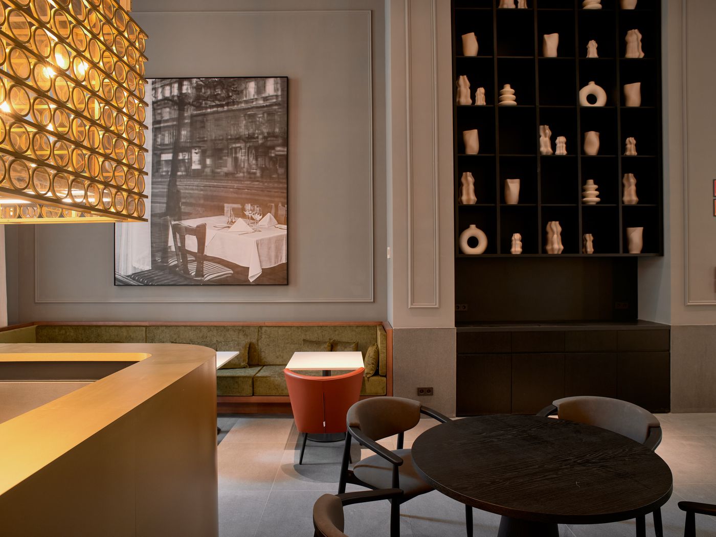 Kozmo-Hotel-Suites---Spa-Bar-16