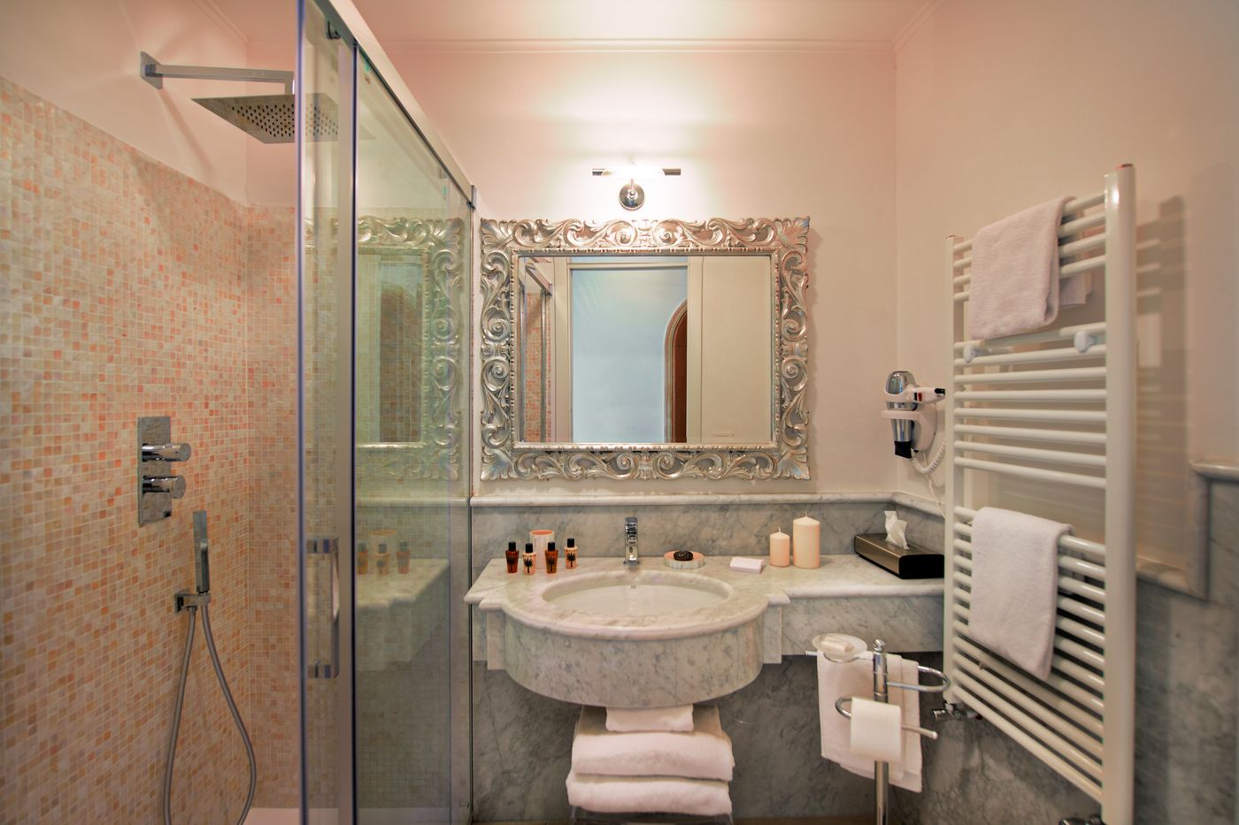 Hotel-Villa-Gabrisa-Room-25