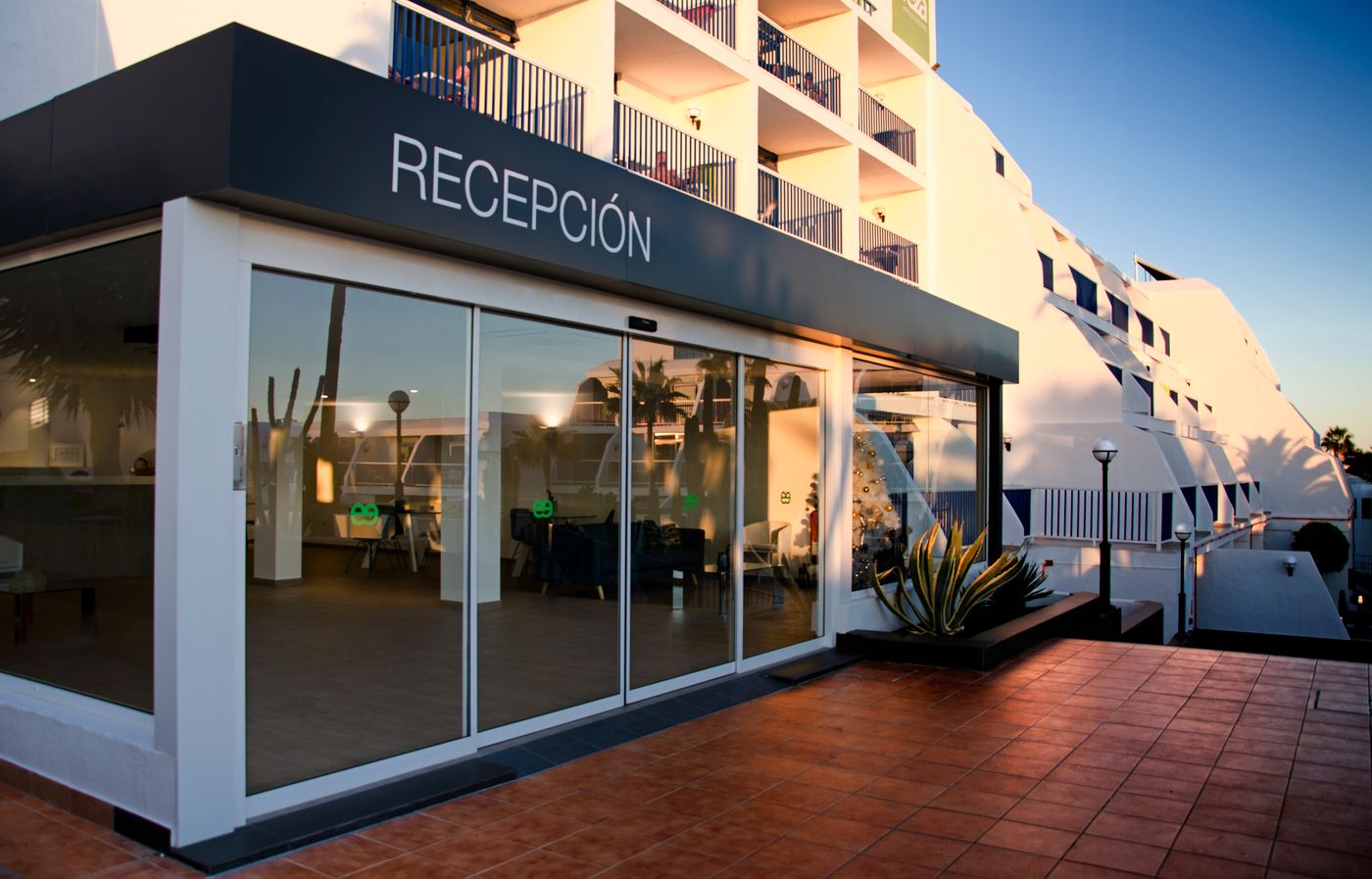 Los Hibiscos Apartments