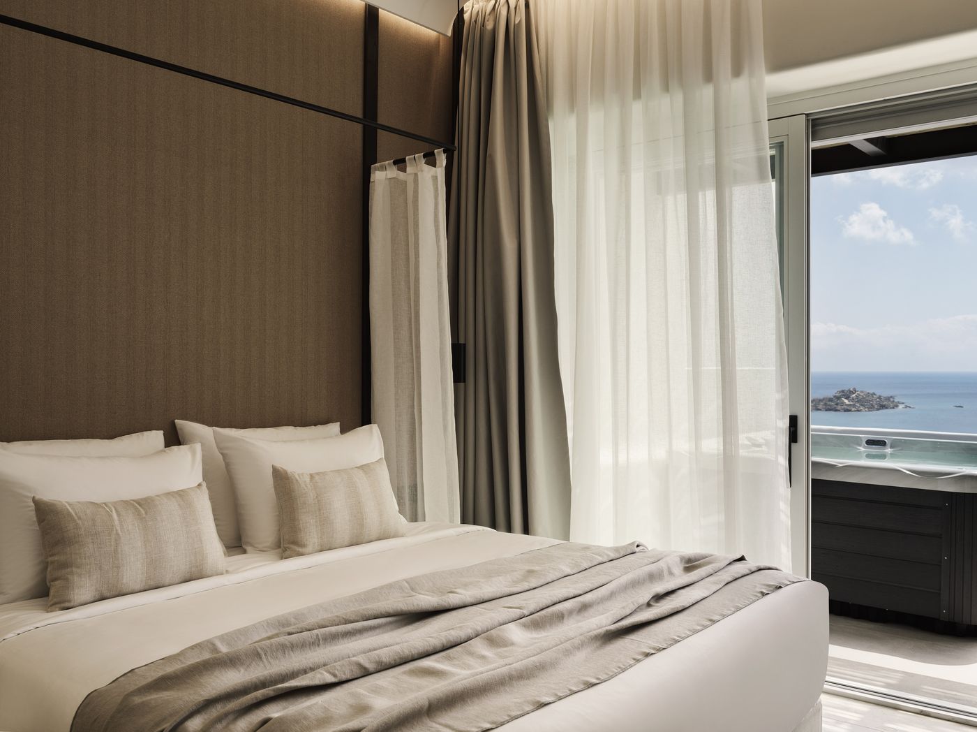 Ezio-Bo-Luxury-Living-Room-26