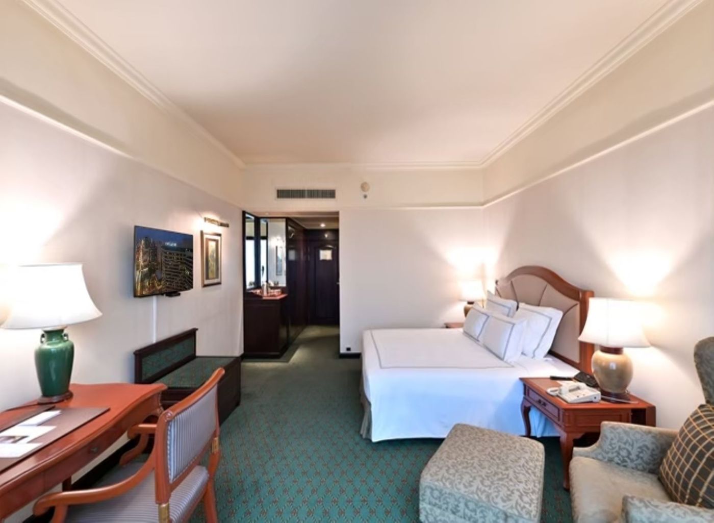 Swissotel-Bangkok-Ratchada-Room-31