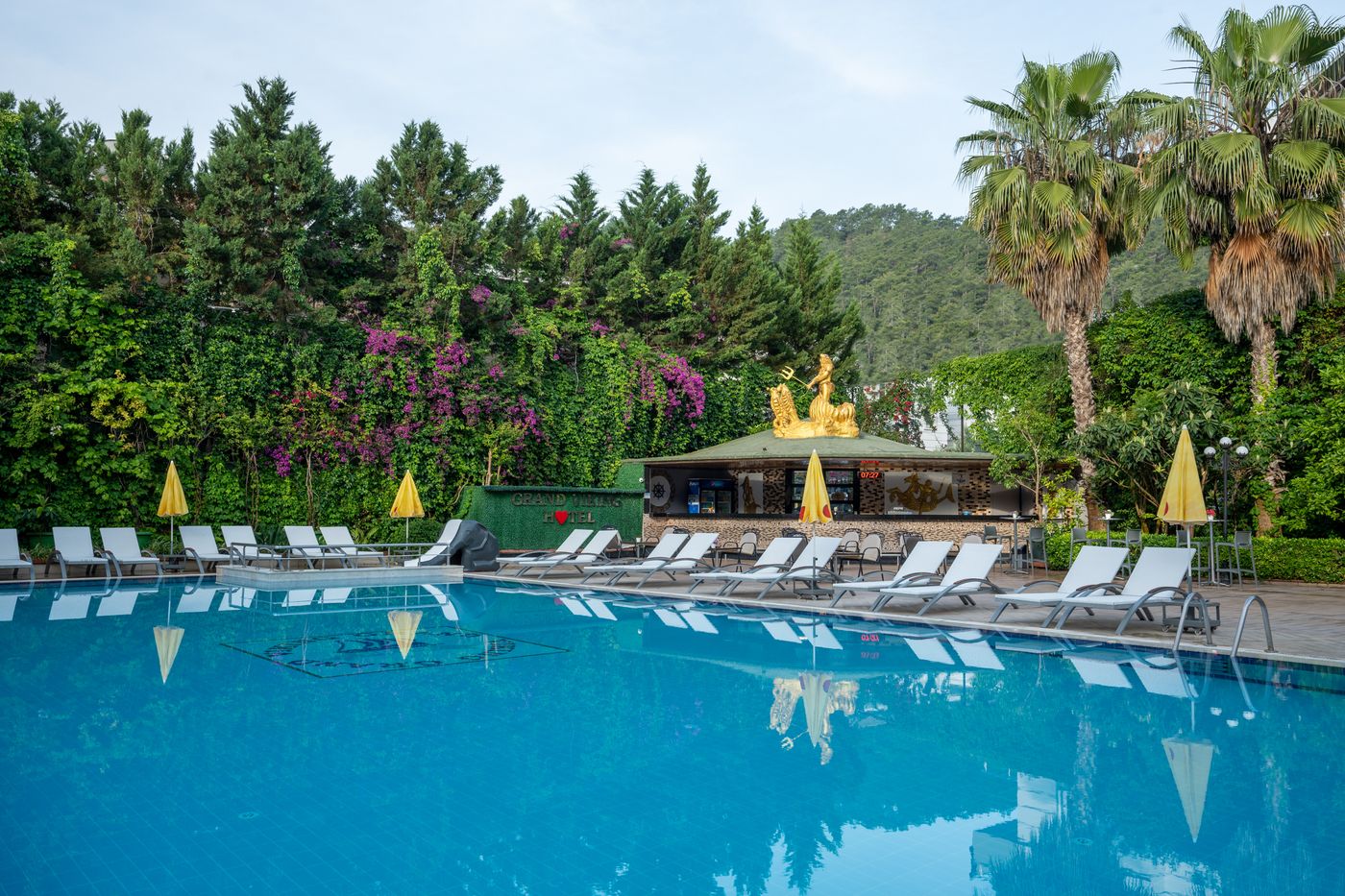 Grand-Vikin-Hotel-Pool-6