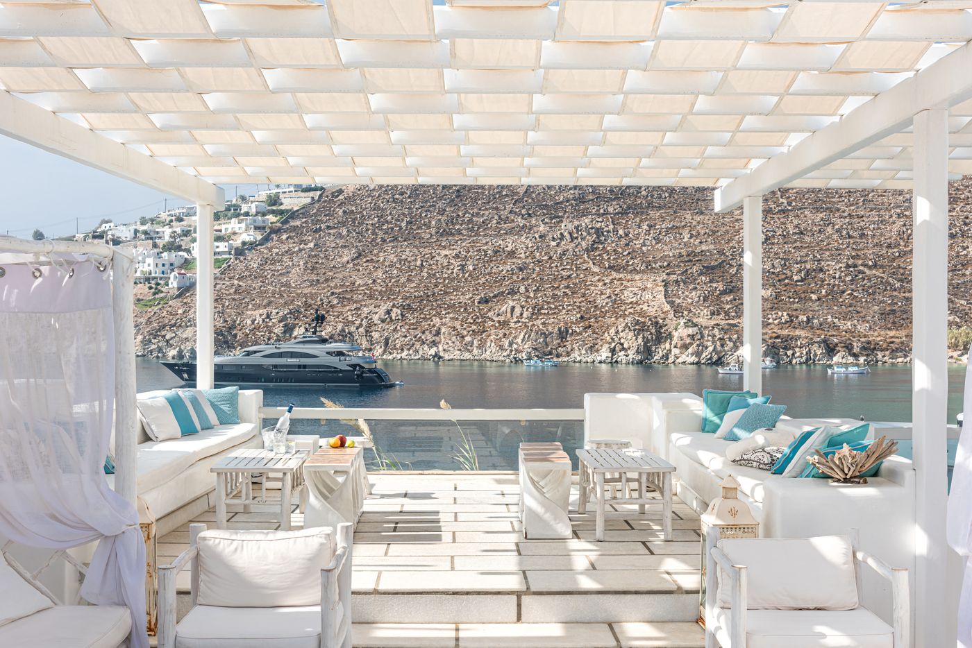 Nissaki-Boutique-Hotel-Bar-14