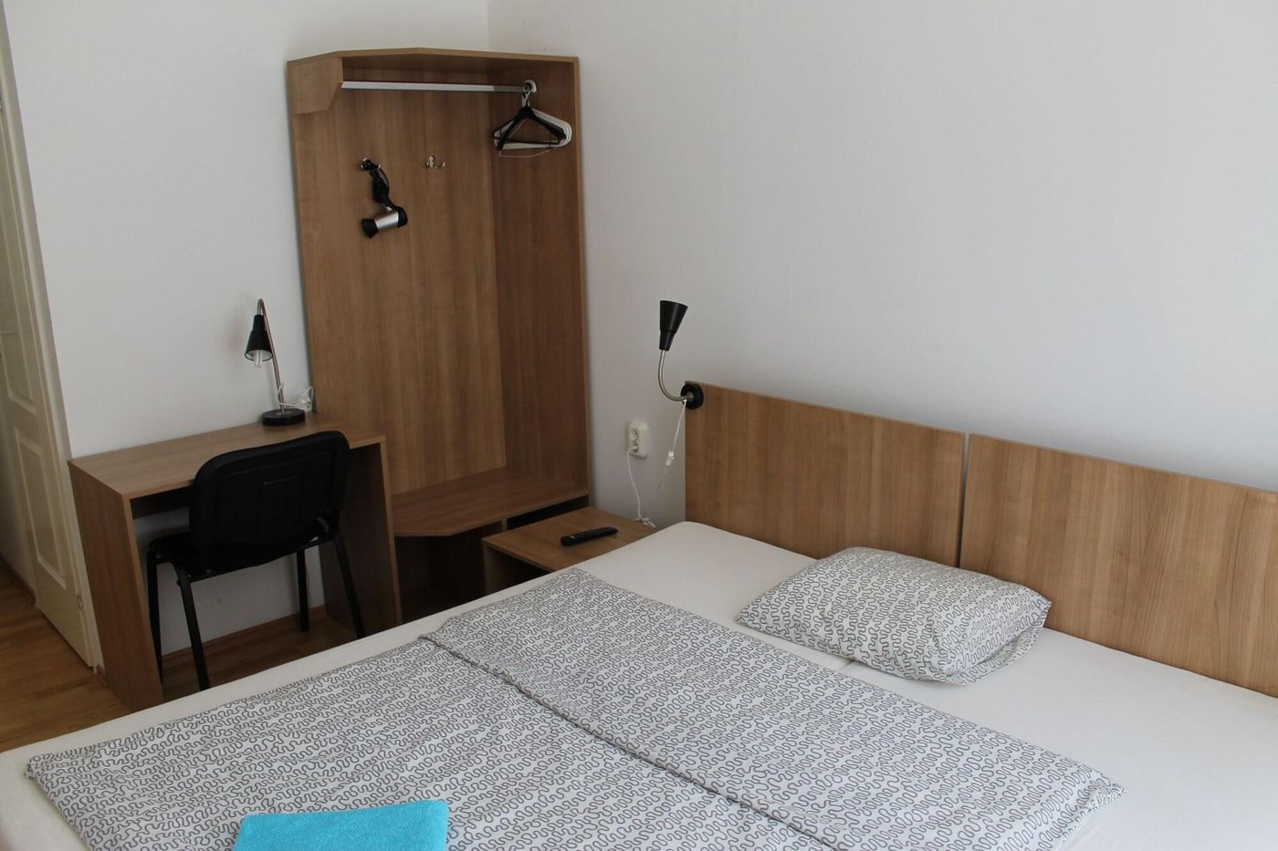 Omega-Guesthouse-Budapest-Room-11