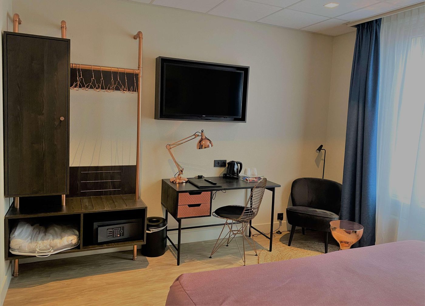 Best-Western-Dam-Square-Inn-Room-7