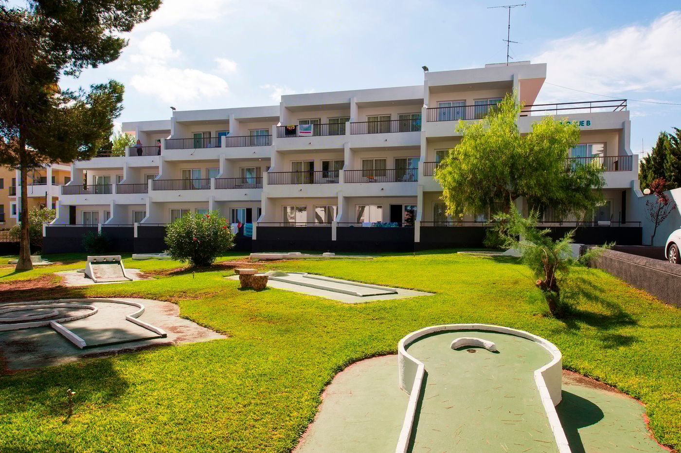 Apartamentos-Playasol-Riviera-Sports-and-Entertainment-15