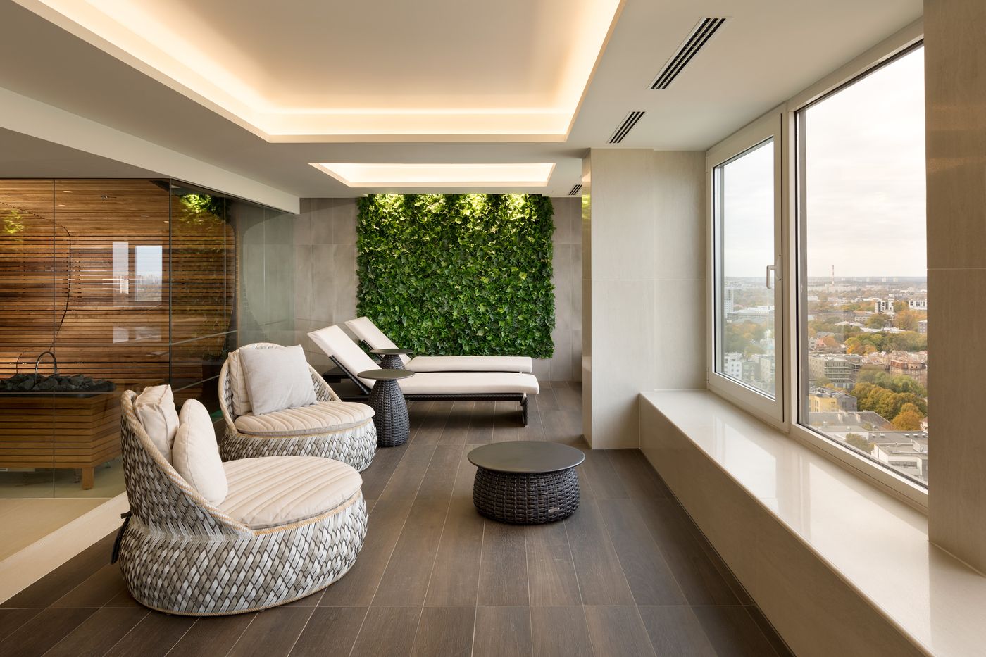 Radisson-Blu-Hotel-Olumpia--Pool-3