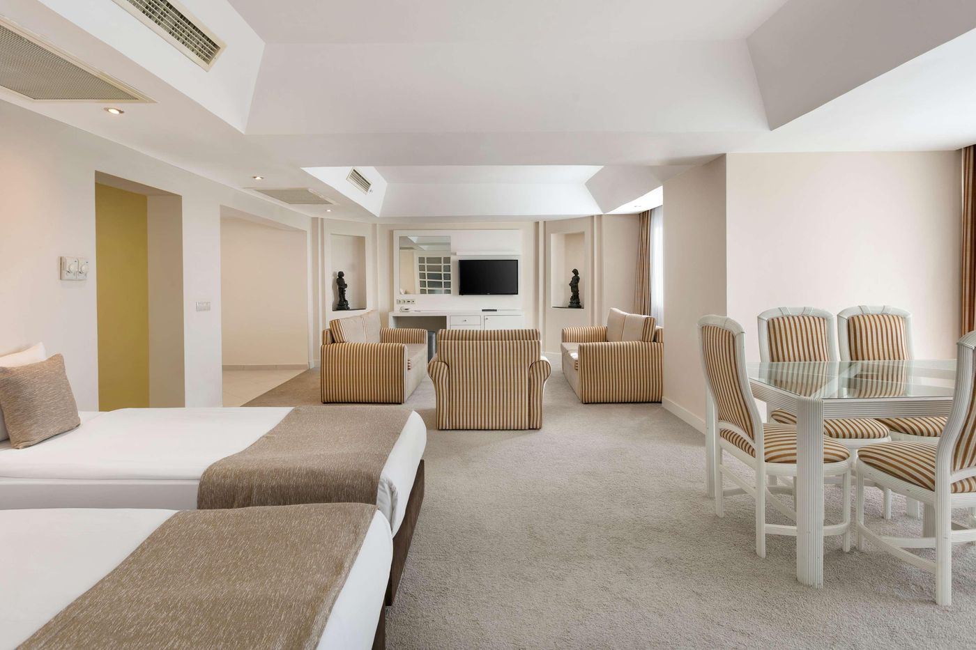 Seven-Seas-Hotel-Blue-Room-46