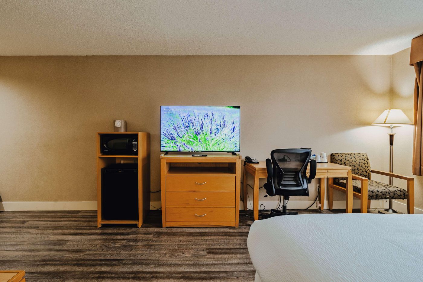SureStay-Plus-Hotel-by-Best-Western-Coquitlam-Room-40