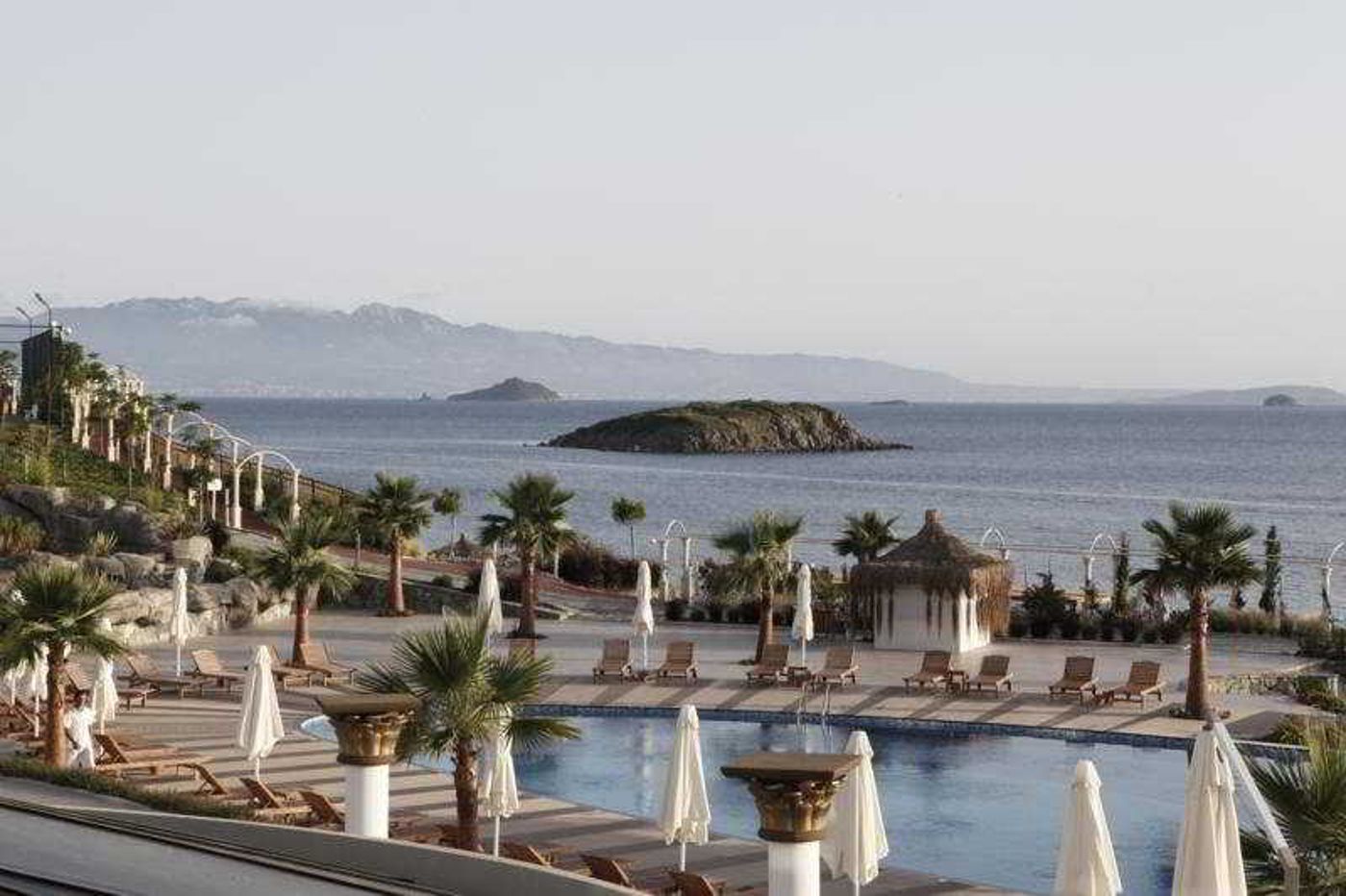 Sianji-Wellbeing-Resort-Pool-63