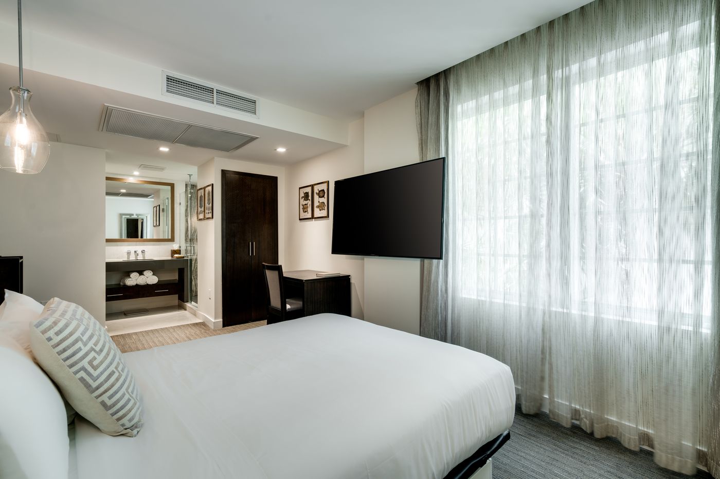 Iberostar Waves Berkeley Shore