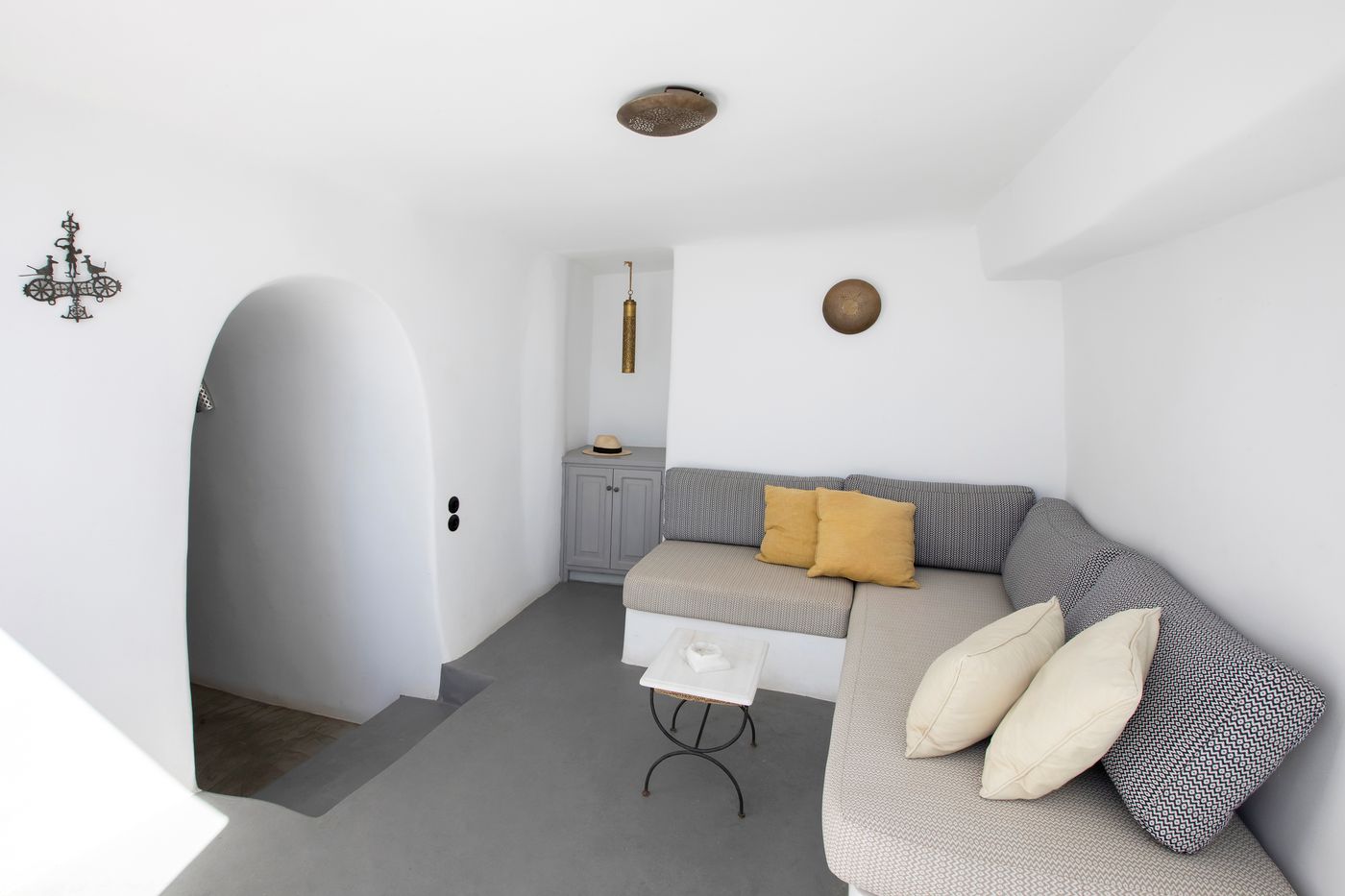 Ducato-Di-Oia-Room-19
